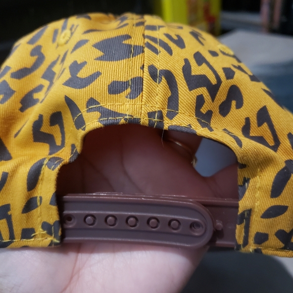 Cheetah hat - Picture 2 of 3